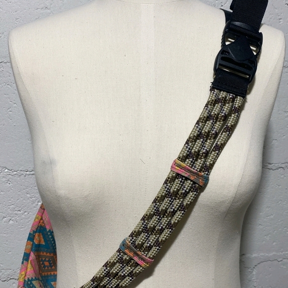 KAVU Patterned Sling Rope Bag Multicolor - Rhombus Rug - Picture 7 of 10
